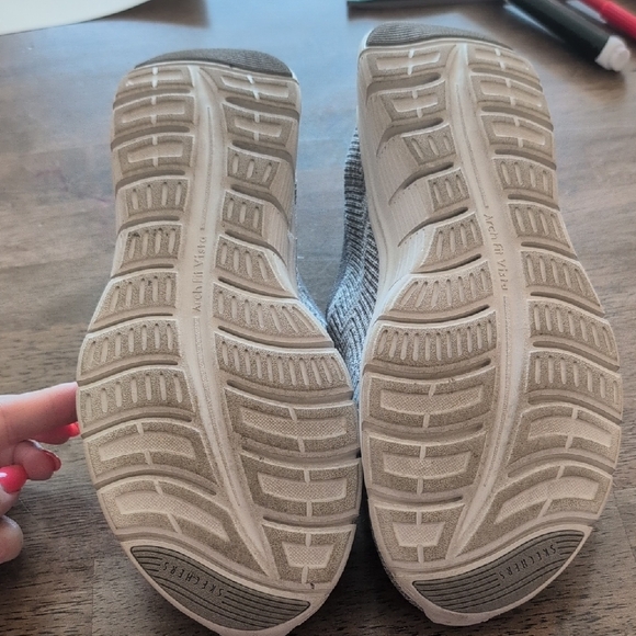 Skechers Women's Gray Slip-On Sneakers - Picture 5 of 6